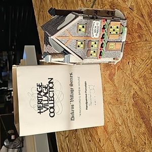 Department 56Dicken's Village   Kingsford's brewhouse